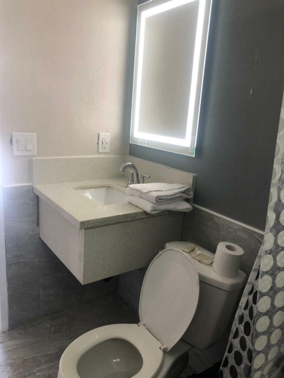 Mi Casa Motel Лінвуд Екстер'єр фото
